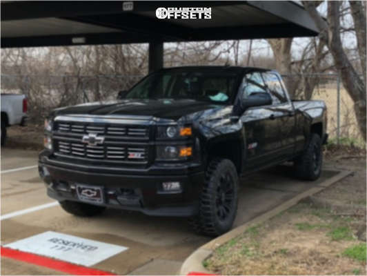 2015 Chevrolet Silverado 1500 with 18x9 18 TIS 534B and 325/60R18 ...