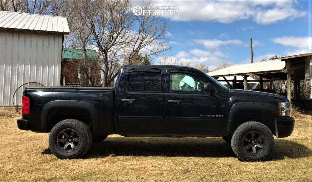 2009 Chevrolet Silverado 1500 with 17x9 12 Fuel Beast and 285/70R17