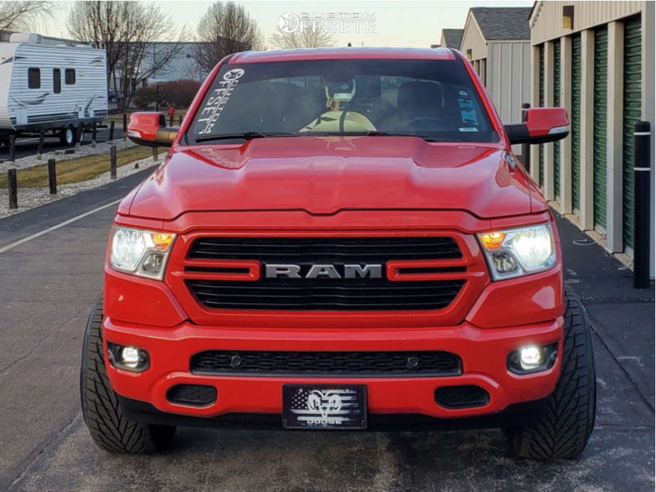 2019 Ram 1500 with 22x14 76 Hardrock Devious and 305/40R22 Toyo Tires