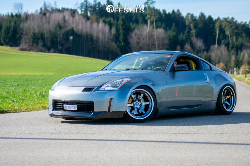 2004 Nissan 350Z with 18x9.5 10 Cosmis Racing XT-006R and