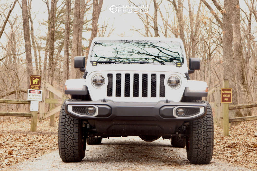 2020 Jeep Gladiator with 17x9 Fuel Zephyr and 285/75R17 Falken Wildpeak