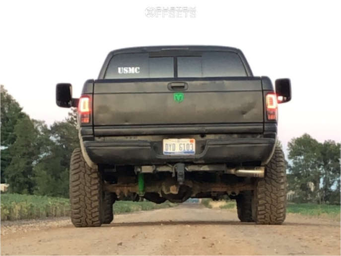 1999 Dodge Ram 1500 with 15x10 -44 Pro Comp Series 97 and 33/12.5R15 ...