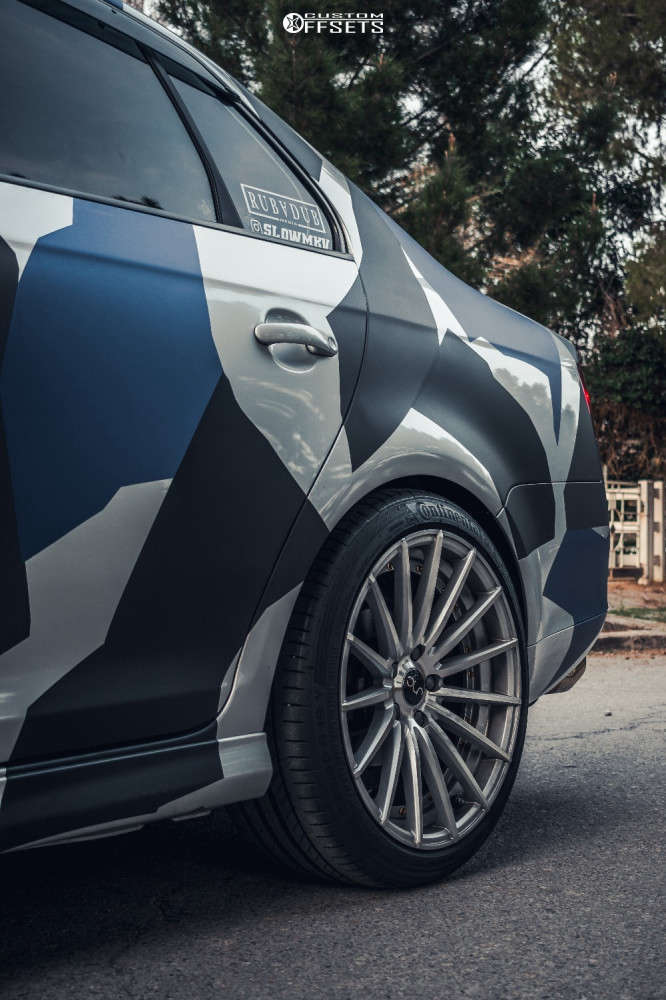 2006 Volkswagen Jetta with 18x8.5 35 JNC Jnc042 and 225