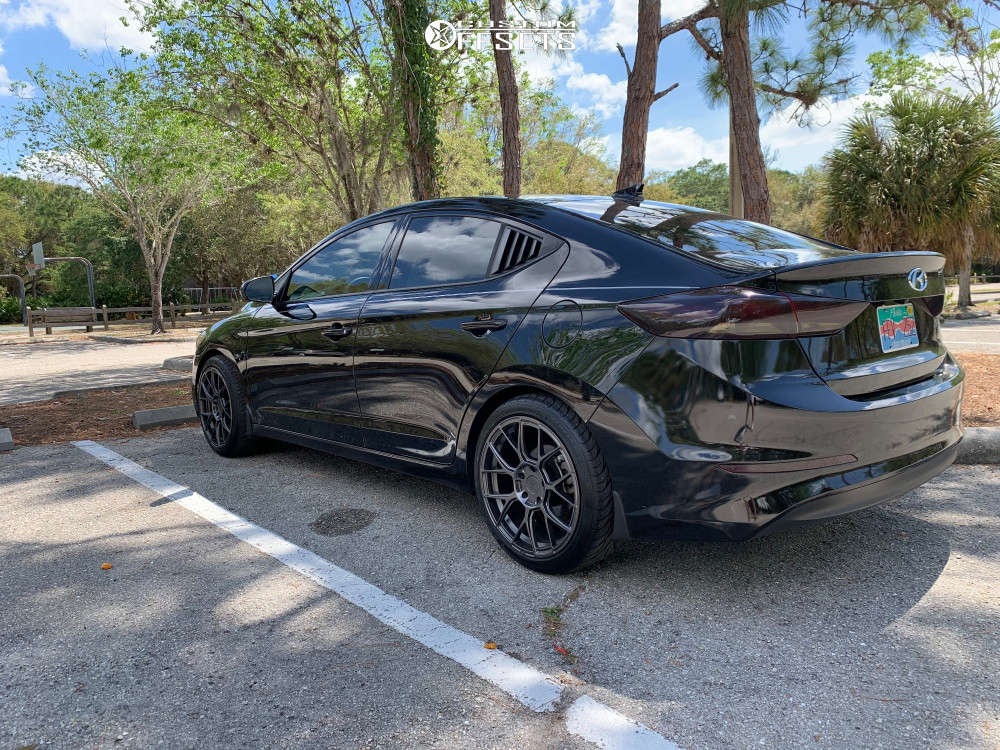 2018 Hyundai Elantra with 18x8.5 35 Motegi Mr147 and 225/40R18 Federal