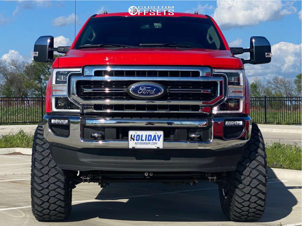 2020 Ford F250 Super Duty with 20x12 44 Hostile Rage and 40/13.5R20 Maxxis Razr Mt and
