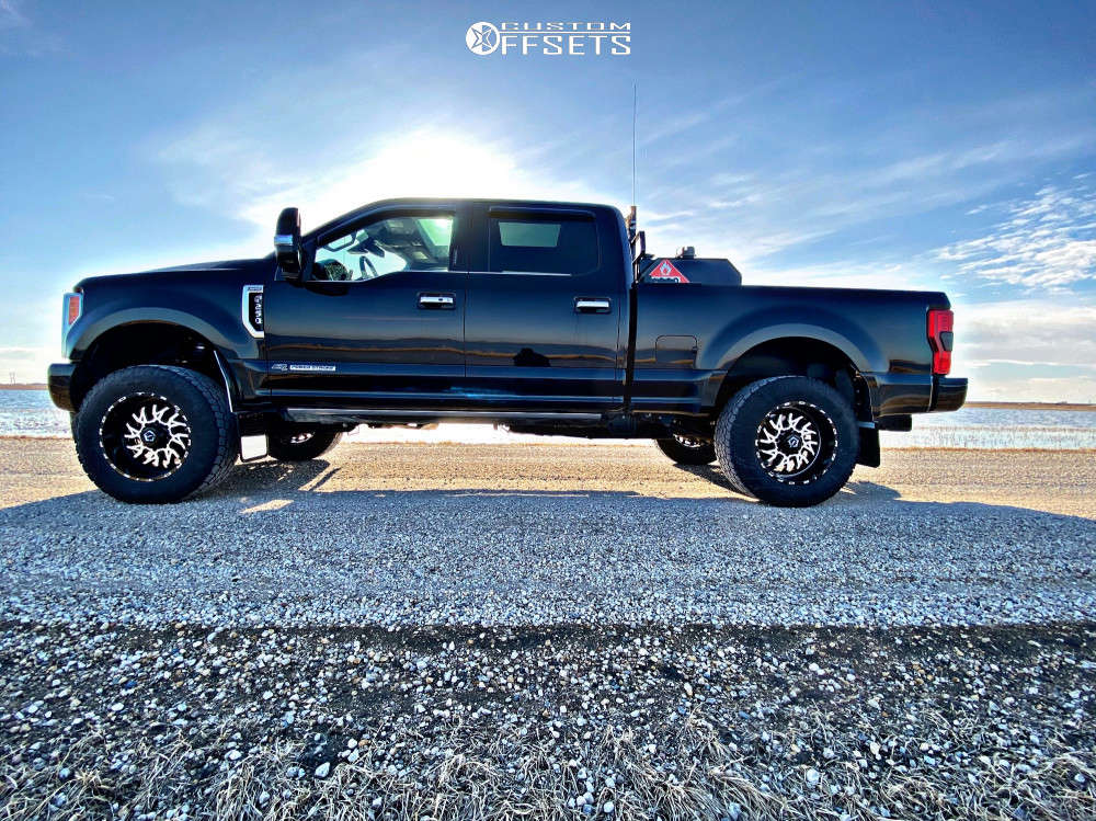 2018 Ford F-250 Super Duty with 20x10 -24 TIS 544MB and 295/65R20 Toyo ...
