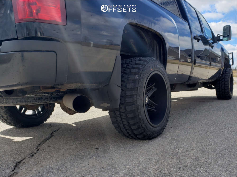 2009 Chevrolet Silverado 2500 HD with 20x12 -51 Vision Razor and 33/12 ...