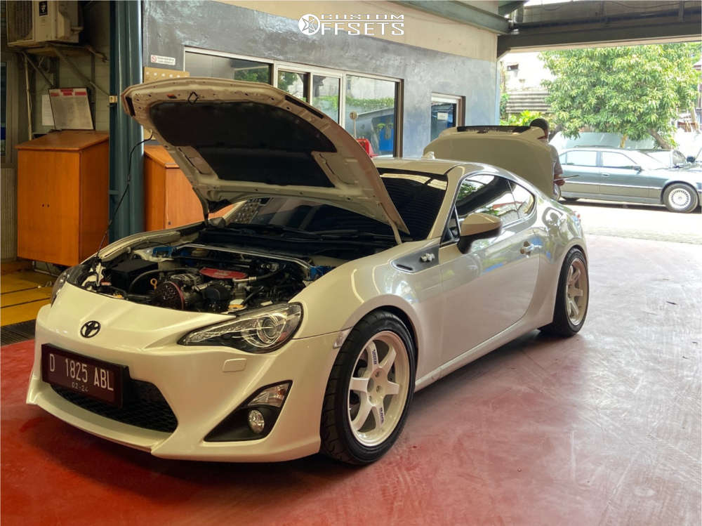 992727-1-2013-86-toyota-base-