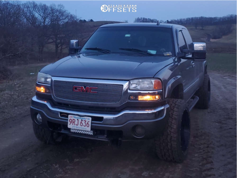 2006 GMC Sierra 2500 HD With 22x12 44 Hostile Stryker And 33 12 5R22