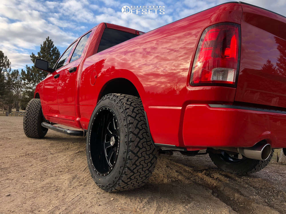 2014 Ram 1500 with 22x12 44 XF Xfx302 and 35/12.5R22 Venom Power Terra Hunter X/t and