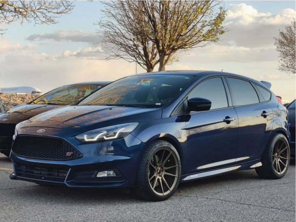 1385448-1-2017-focus-ford-st-