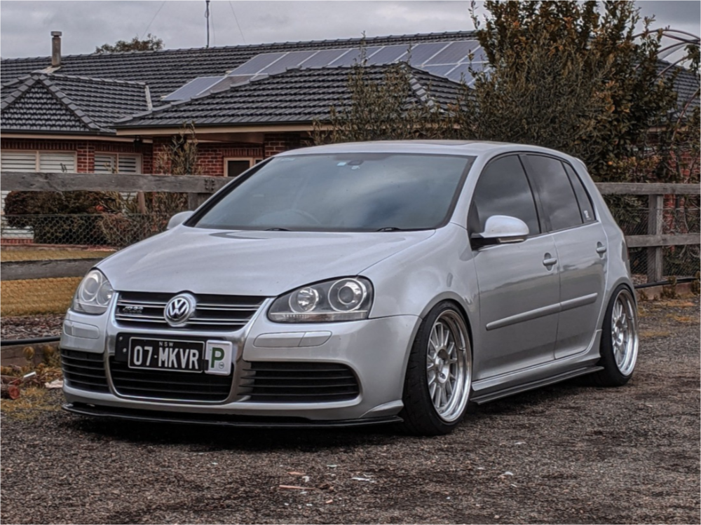 フォルクスワーゲン　ゴルフ R32 225/40R18 ウェッズ 2007 Volkswagen R32 with 18x9 35 Work Seeker Fx and 225/40R18