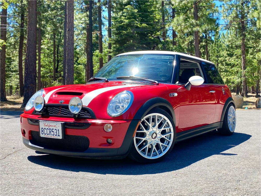 2004 Mini Cooper with 17x8 40 Rotiform Rse and 205/40R17 Pirelli