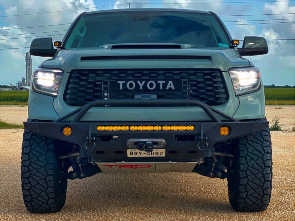 1751218-2-2021-tundra-toyota-3