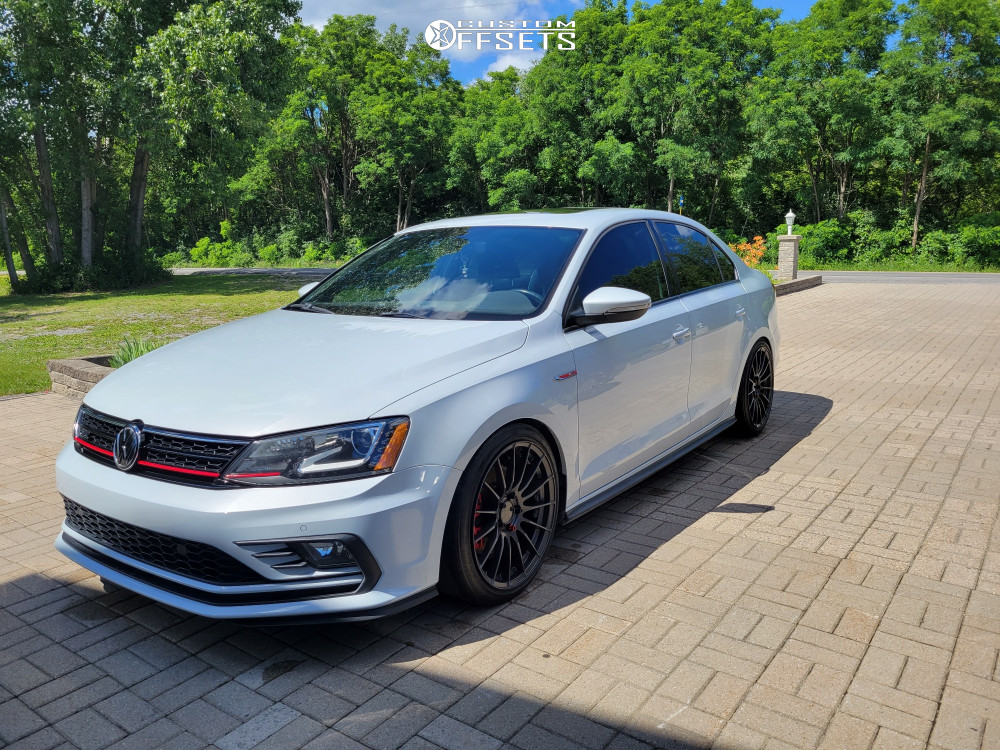 1774374-1-2017-jetta-