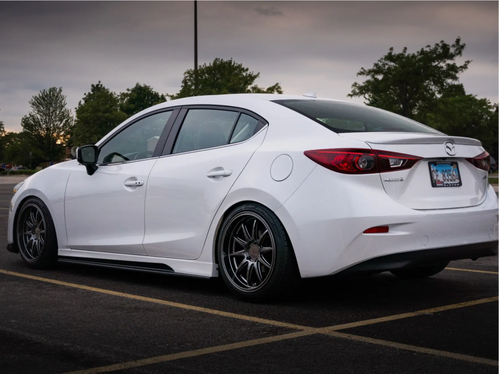 1783690-4-2017-3-mazda-touring