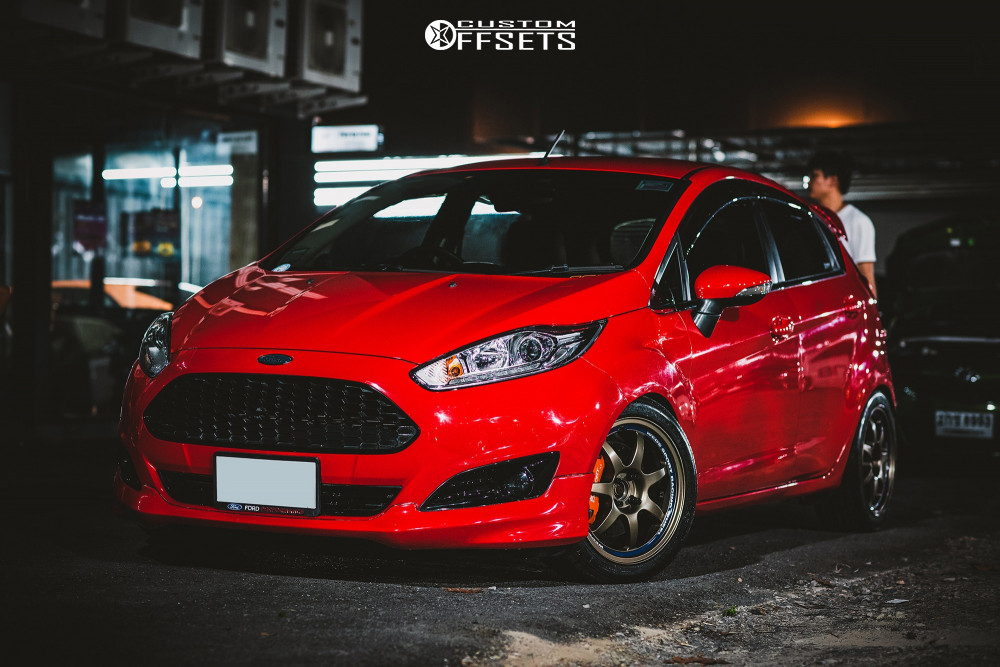 Craig Fiesta 再販無し 2015 Ford Fiesta with 16x7 36 WedsSport Sa-90 and 205/45R16