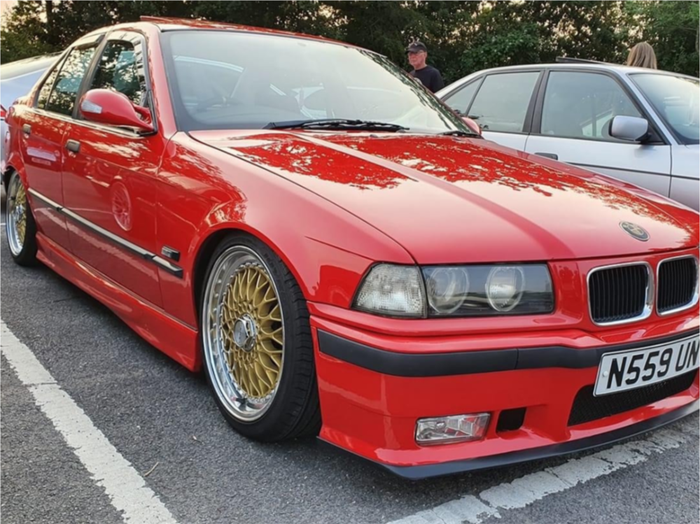 UTモデル　BMW 318is 1/18 UT MODELS BMW E36 3 Series 318is Red 🤝ALSO OPEN FOR TRADE