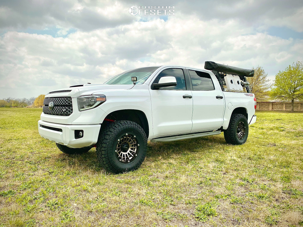Tundra　BGS9 2021 Toyota Tundra with 18x9 18 Method Grid and 295/70R18 Falken