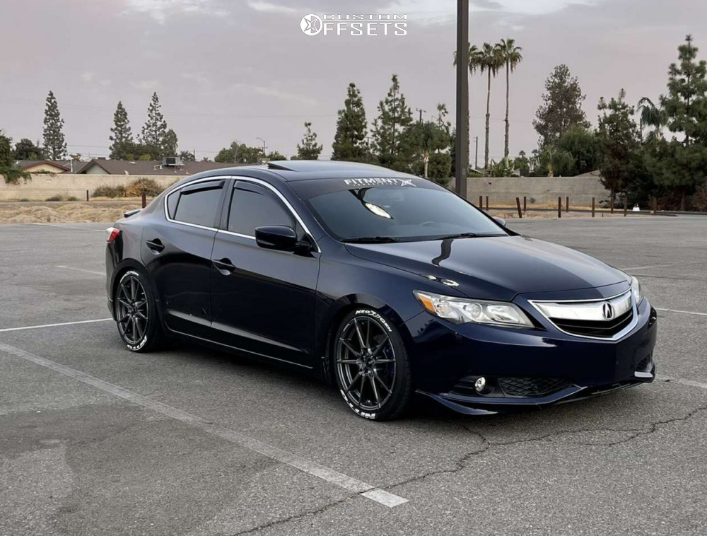 1897508-1-2013-ilx-acura-base-