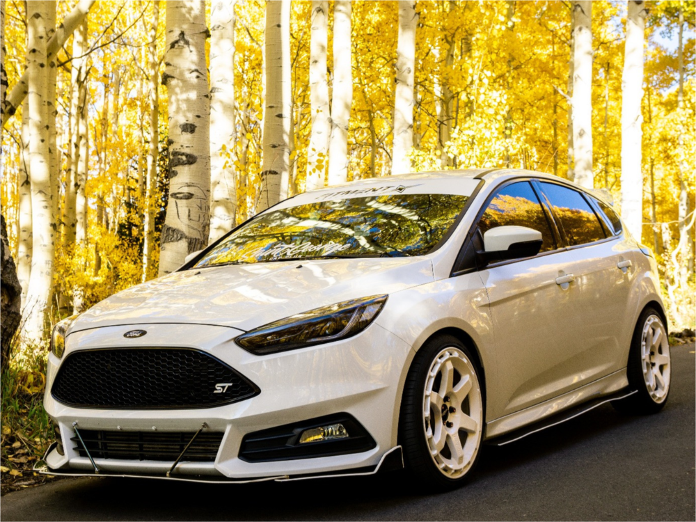 1901989-1-2018-focus-ford-st-