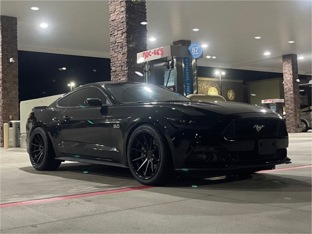 1910420-1-2015-mustang-ford-gt