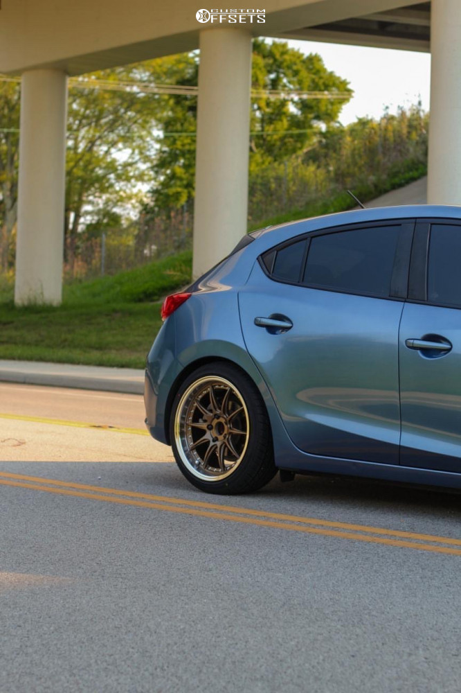 1914880-11-2017-3-sport-mazda-