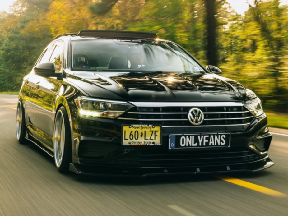 1941803-1-2019-jetta-