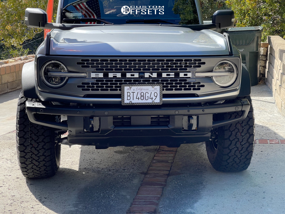 1950787-1-2021-bronco-ford-