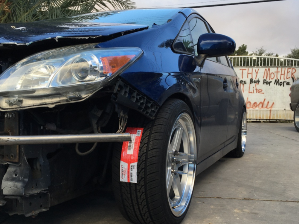 2010 Toyota Prius with 18x8.5 30 ESR Cs5 and 225/40R18 Vercelli
