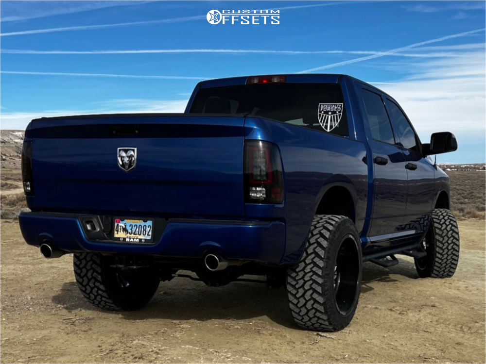 ベルミページ Front Lower Bumper Black For 2014-2018 Ram 1500 CH1002401