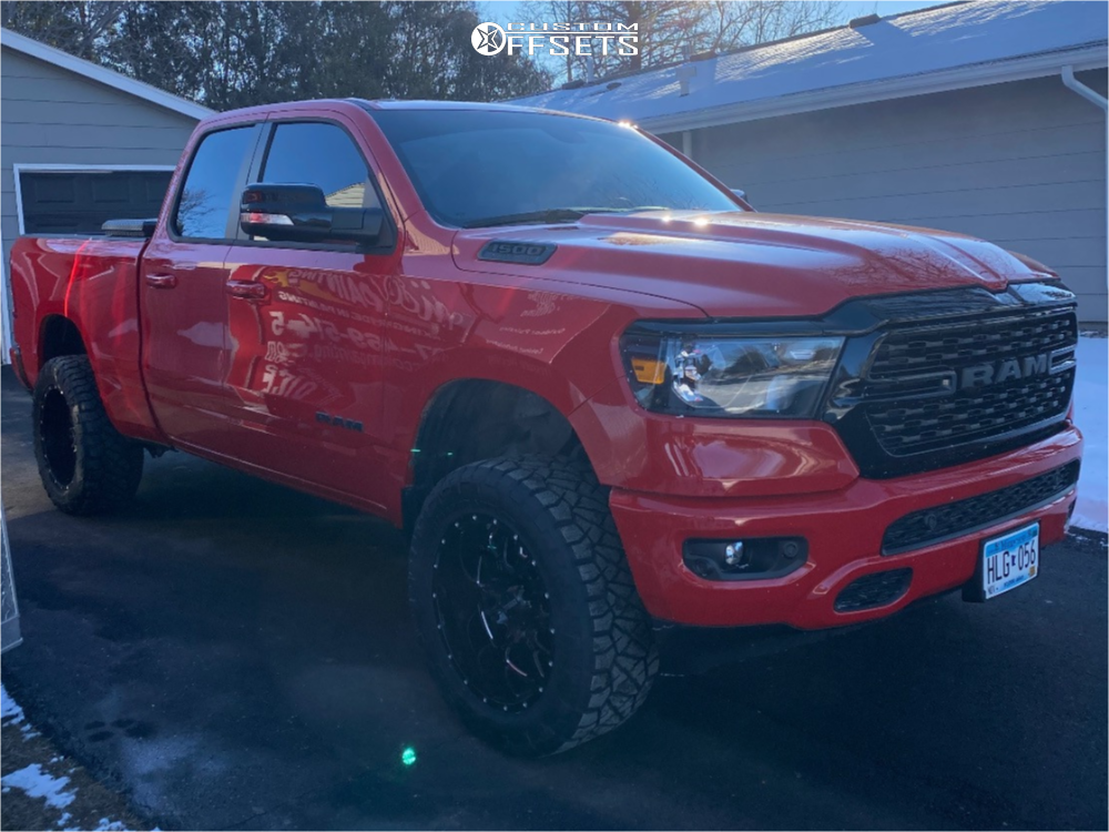 2022 Ram 1500 with 20x10 -25 Ultra Xtreme X103 and 33/12.5R20