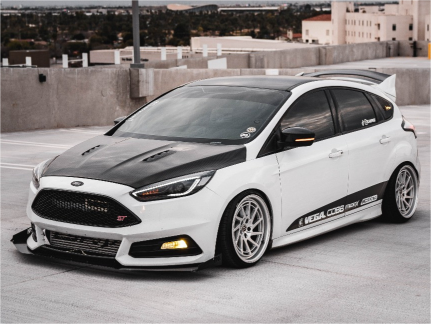 2078043-1-2016-focus-ford-st-