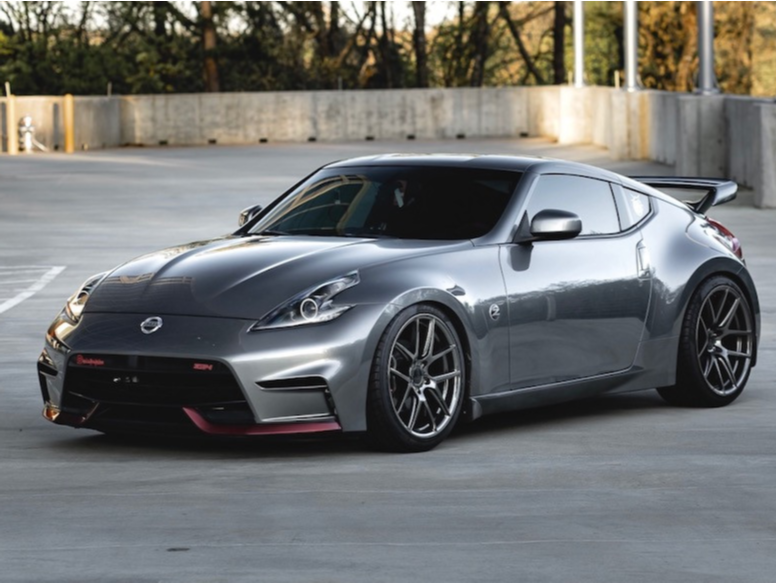2088921-1-2013-370z-nissan-