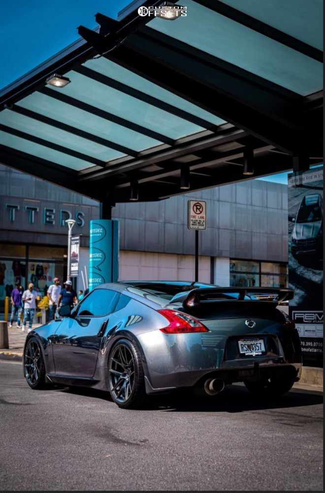 2088921-4-2013-370z-nissan-