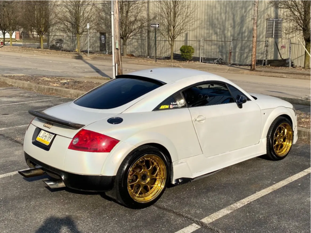 2169861-4-2000-tt-quattro-audi