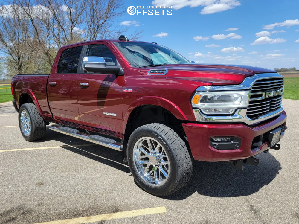 2020 Ram 2500 with 22x10 -25 Hostile Vulcan and 305/50R22 Nitto