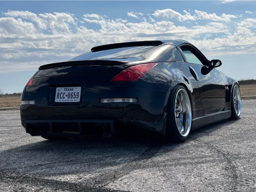 2184328-4-2004-350z-nissan-