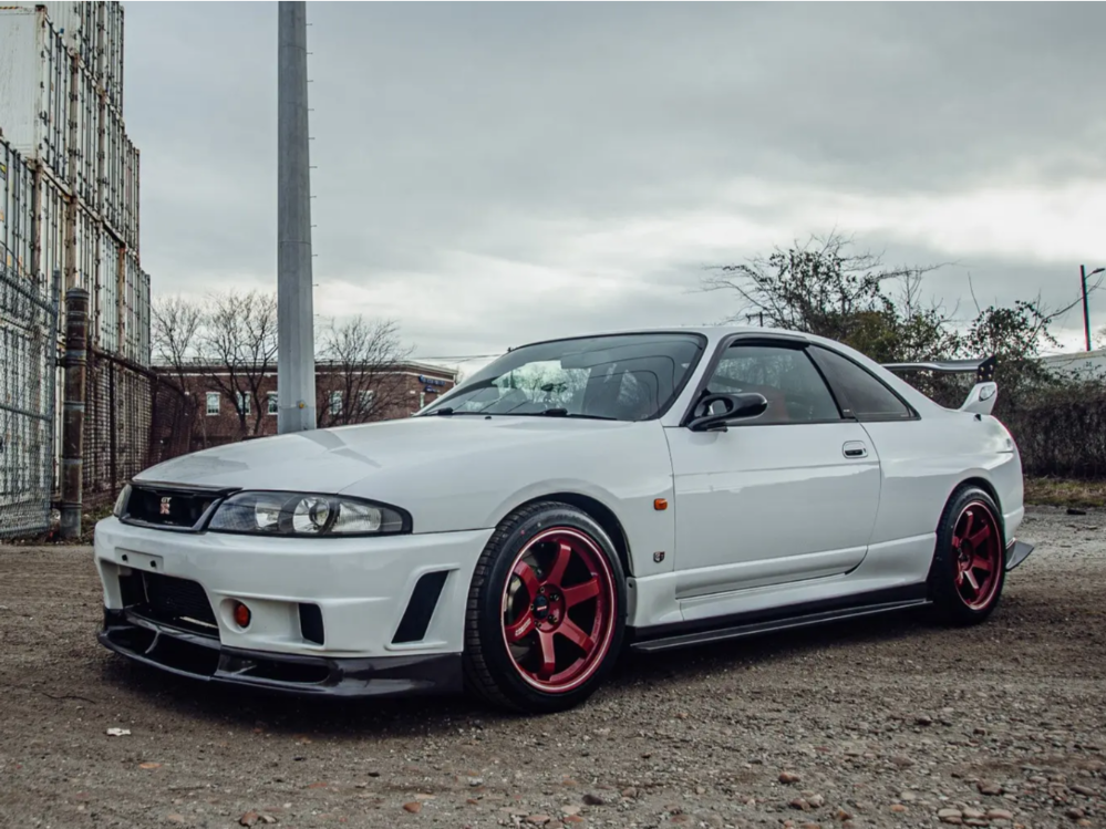 2185782-1-1995-skyline-nissan-
