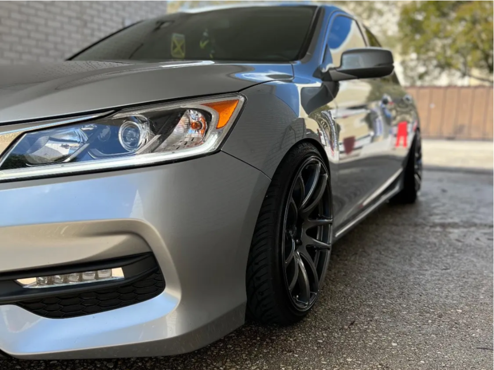 2017 Honda Accord with 19x9.5 25 Vors Tr4 and 215/35R19 Venom