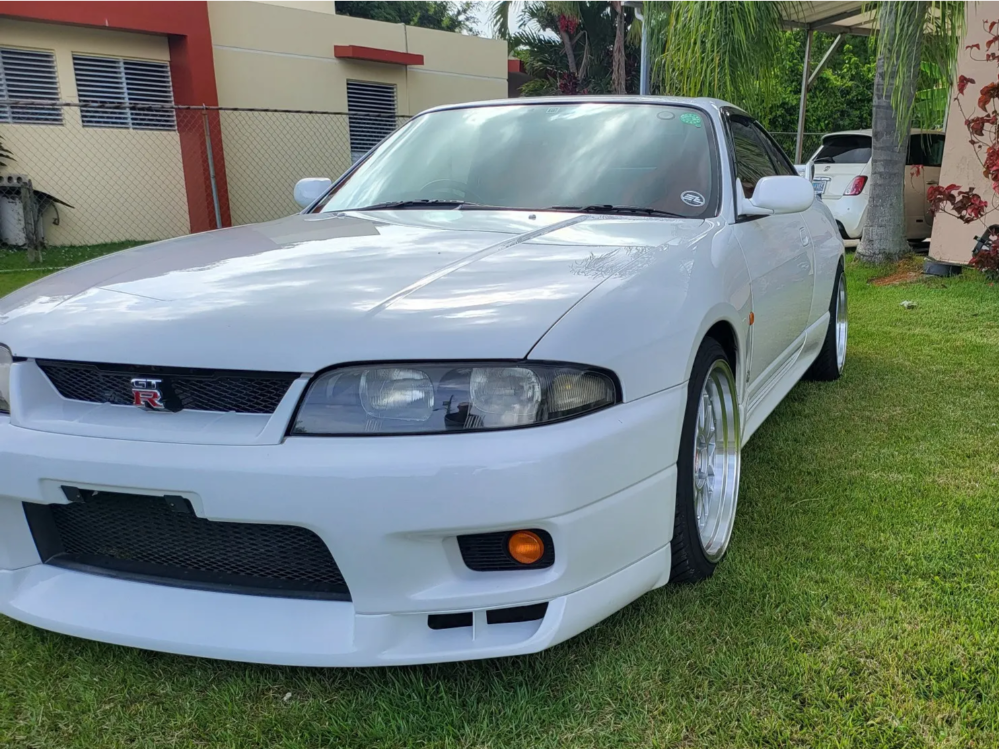2206074-8-1995-skyline-nissan-