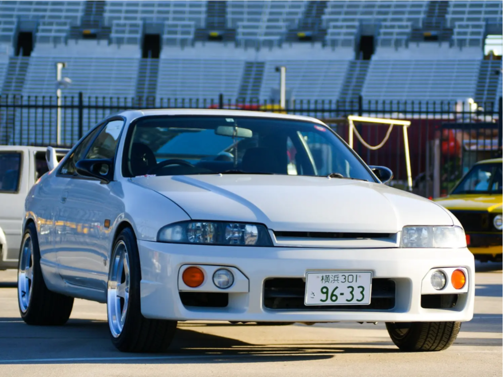 2211021-1-1996-skyline-nissan-