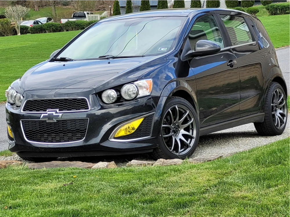 2219952-1-2013-sonic-chevrolet