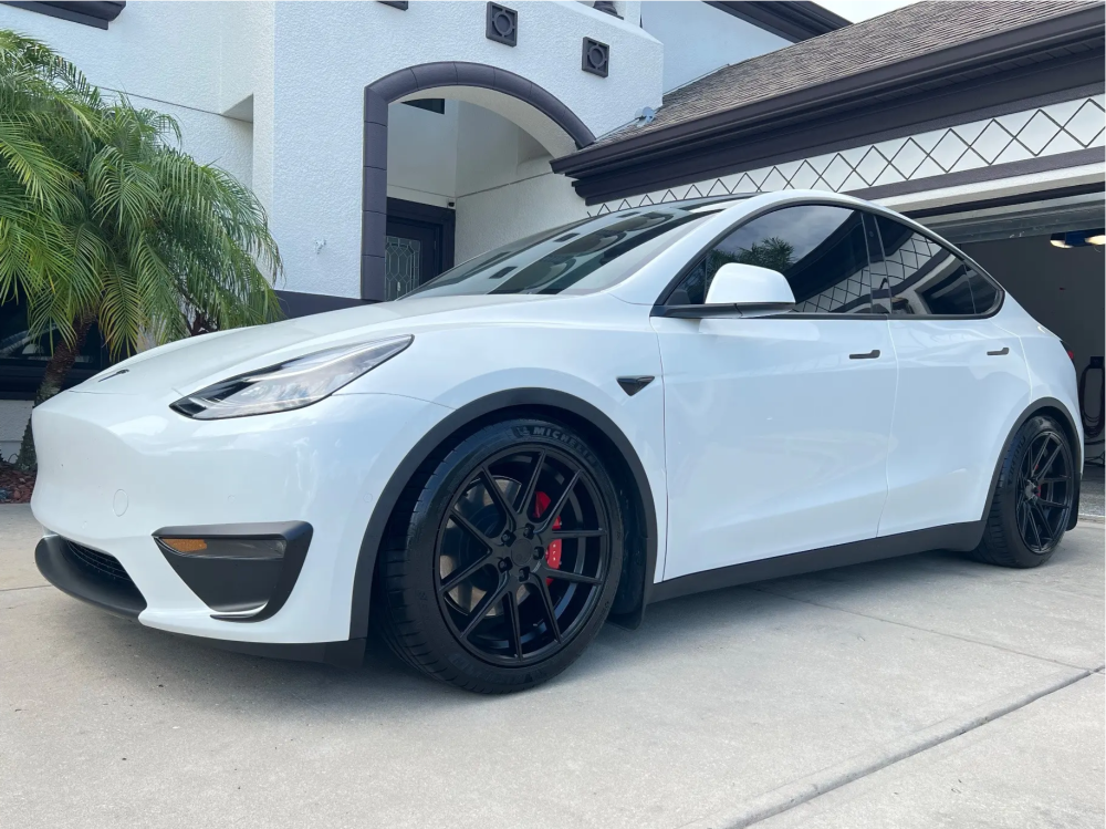 2266693-1-2020-y-tesla-