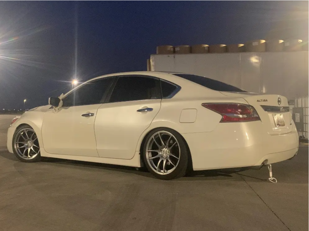 2283188-4-2014-altima-nissan-