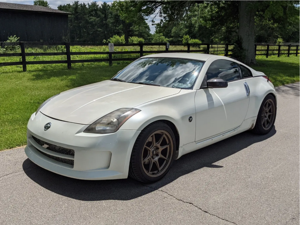 2284104-1-2004-350z-nissan-