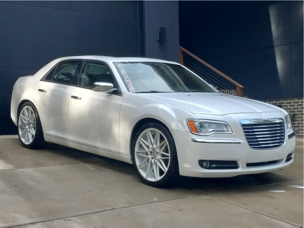 2313433-1-2012-300-chrysler-