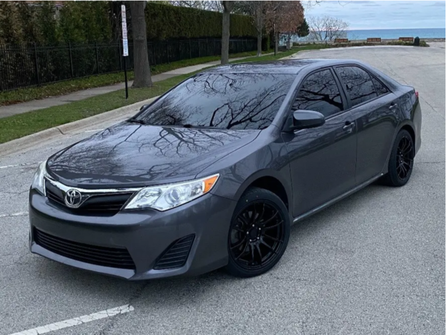 2322247-1-2014-camry-toyota-le