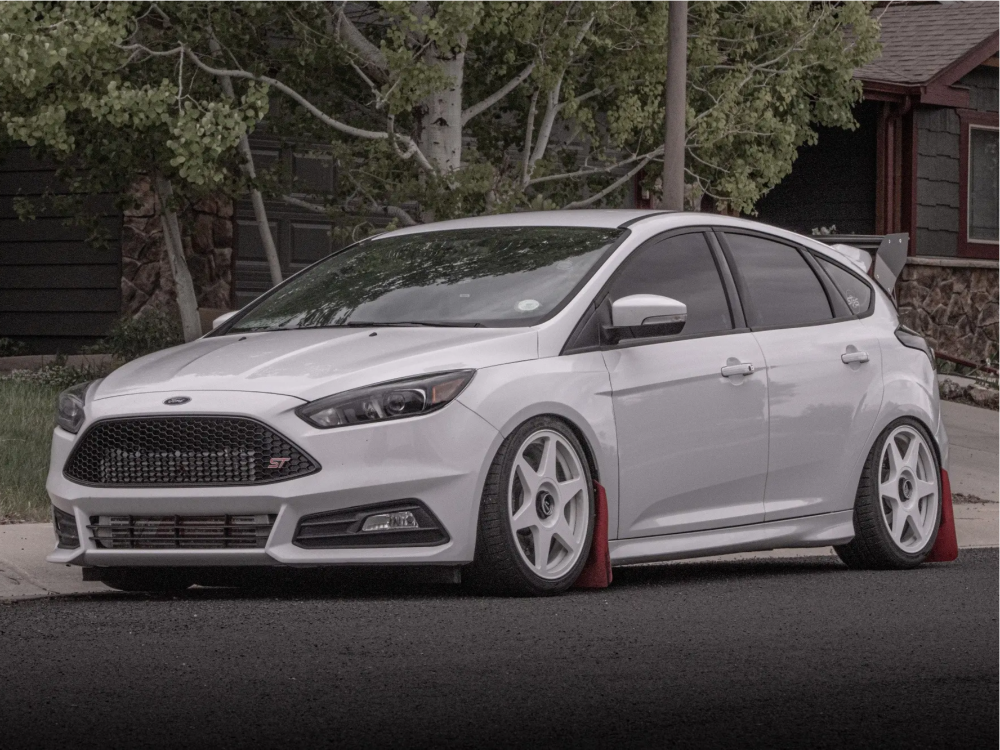 2322603-1-2016-focus-ford-st-