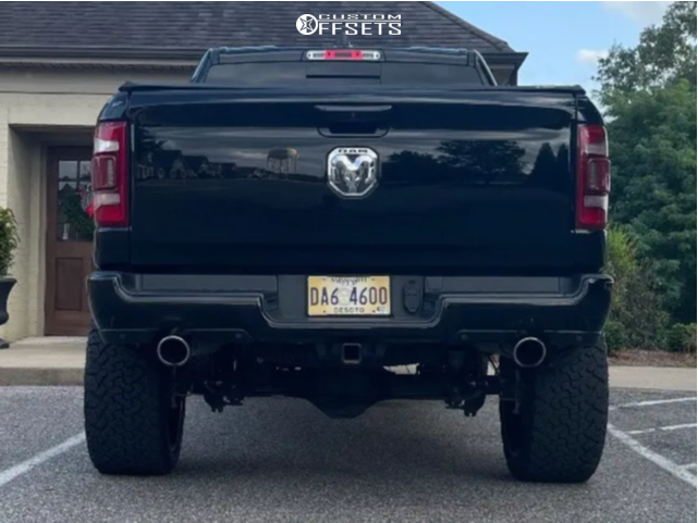 2020 Ram 1500 with 24x12 -44 TIS 547B and 35/13.5R24 Venom Power